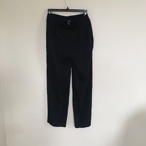 Black belted cropped pants